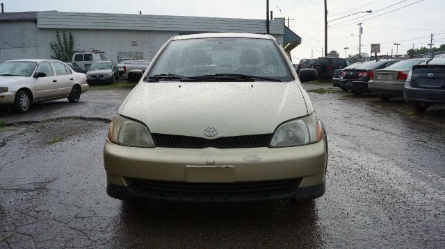 Toyota Echo 2000 photo 2