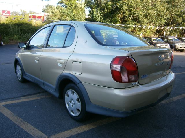 Toyota Echo 2000 photo 2