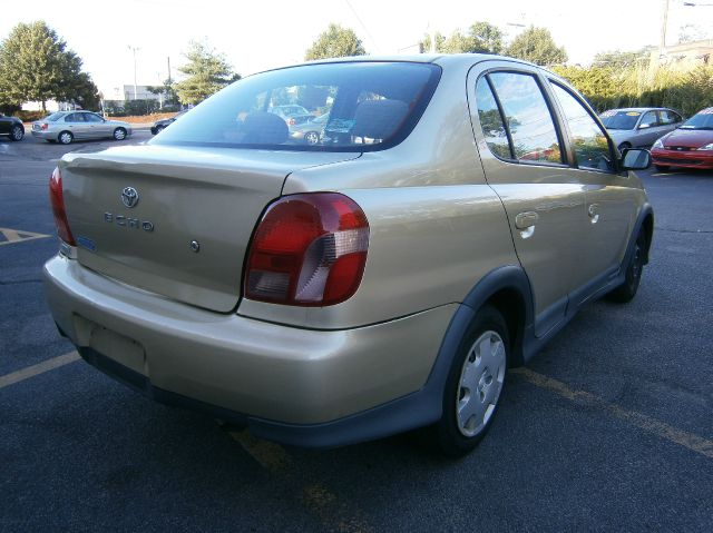 Toyota Echo 2000 photo 4