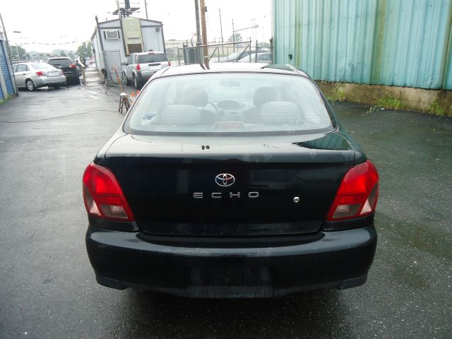 Toyota Echo 2000 photo 1