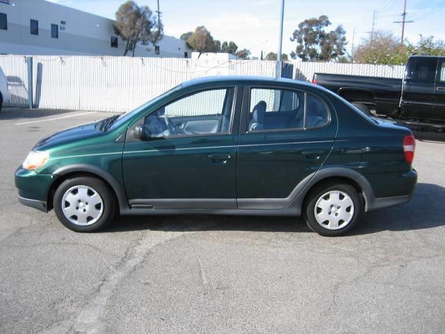 Toyota Echo 2001 photo 2