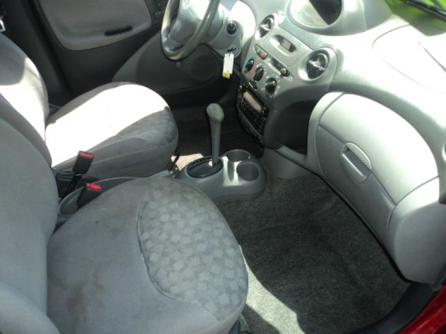 Toyota Echo 2001 photo 1