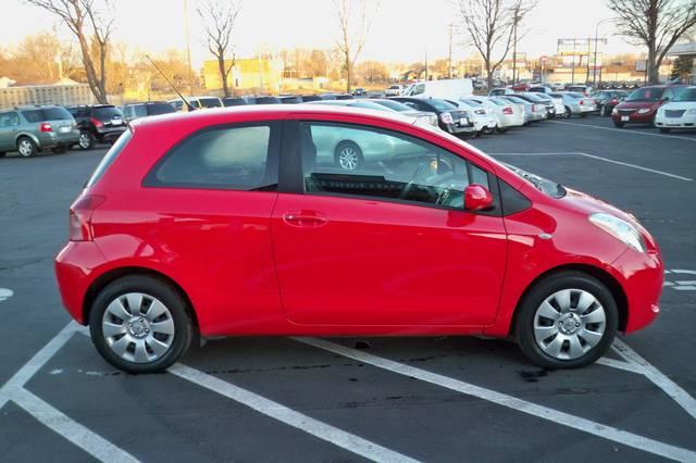 Toyota Echo 2001 photo 2