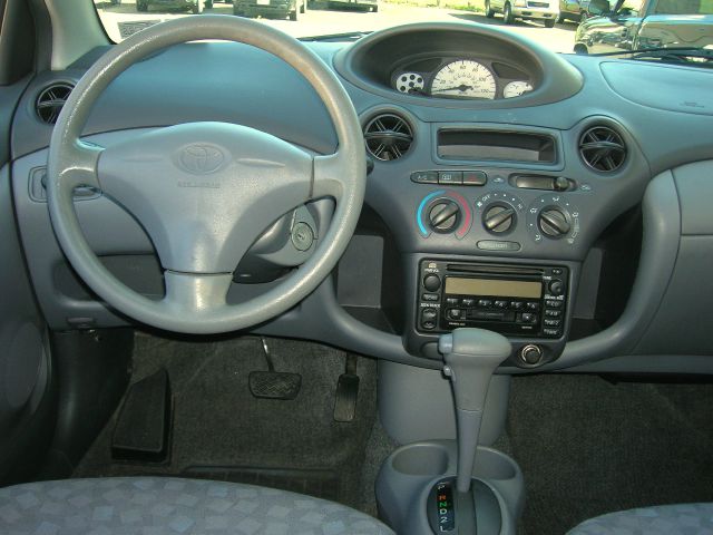 Toyota Echo 2001 photo 1