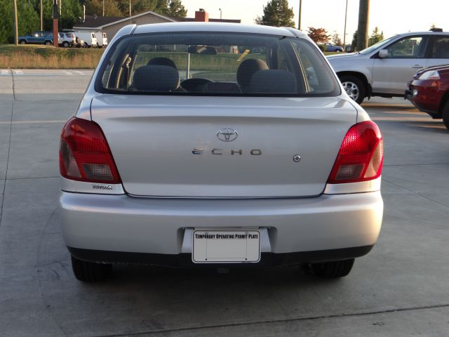 Toyota Echo 2002 photo 1
