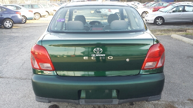 Toyota Echo 2002 photo 0
