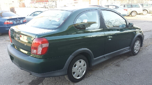Toyota Echo 2002 photo 2