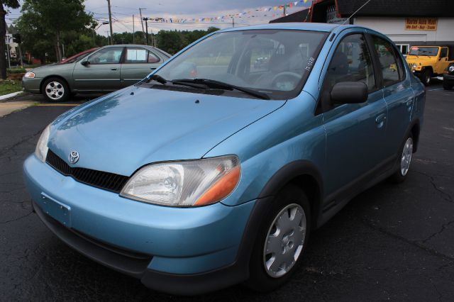 Toyota Echo 2002 photo 1