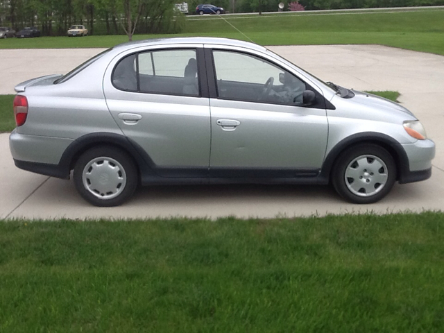 Toyota Echo 2002 photo 16