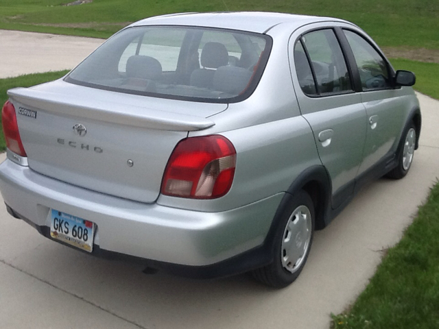 Toyota Echo 2002 photo 9