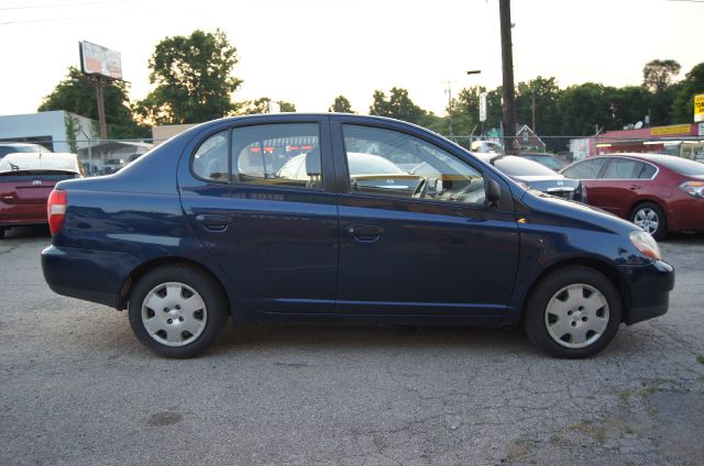 Toyota Echo 2002 photo 2