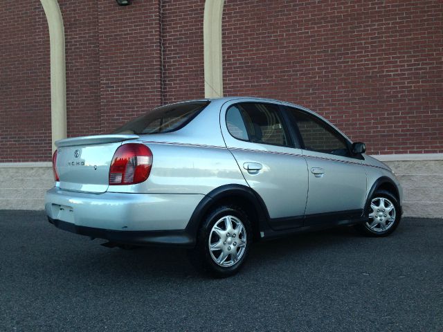 Toyota Echo 2002 photo 4