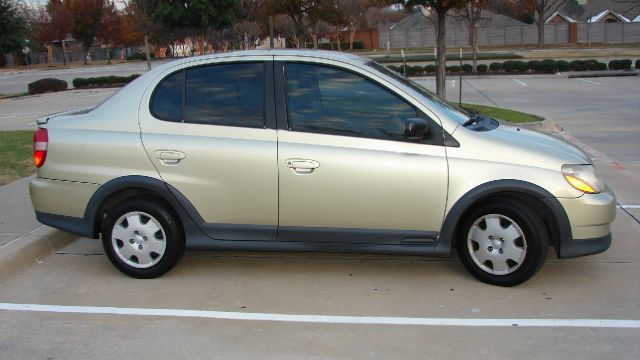 Toyota Echo 2002 photo 1