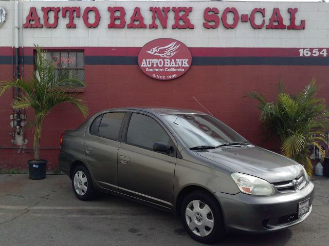 Toyota Echo 2003 photo 2