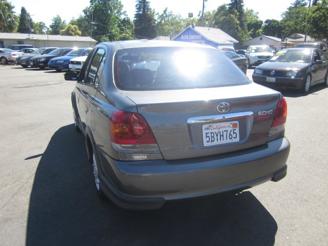 Toyota Echo 2003 photo 1