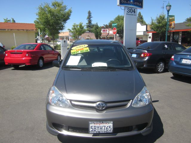 Toyota Echo 2003 photo 2