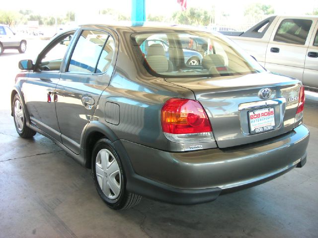 Toyota Echo 2003 photo 0