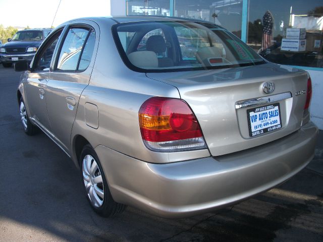 Toyota Echo 2004 photo 1