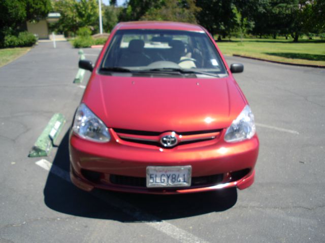 Toyota Echo 2004 photo 2