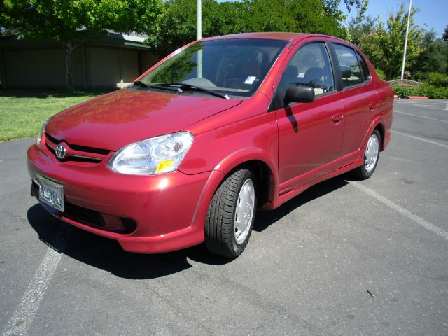 Toyota Echo 2004 photo 3