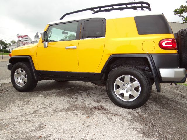 Toyota FJ Cruiser Limited - 4X4 Quadra Drive SUV