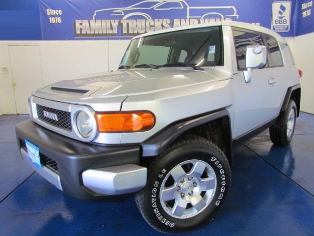 Toyota FJ Cruiser Custom Deluxe/scottsdale/silve Sport Utility
