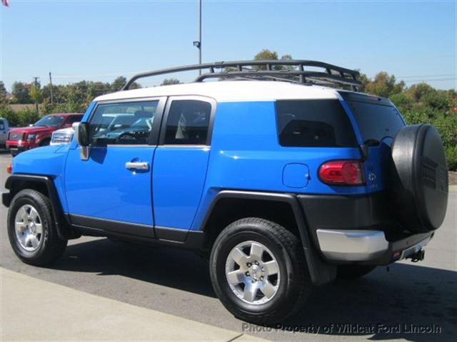 Toyota FJ Cruiser GLS Special Value Sport Utility