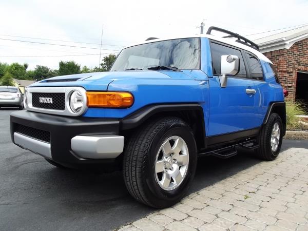 Toyota FJ Cruiser XR SUV