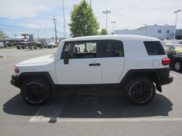 Toyota FJ Cruiser Sport Utility Pickup SUV
