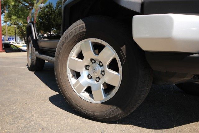 Toyota FJ Cruiser 2009 photo 2