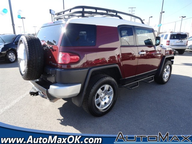 Toyota FJ Cruiser 2009 photo 2