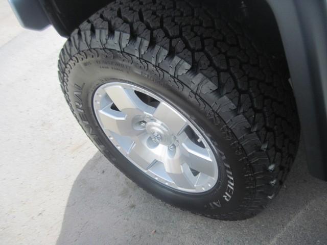 Toyota FJ Cruiser 2010 photo 2