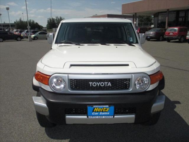 Toyota FJ Cruiser 2011 photo 2
