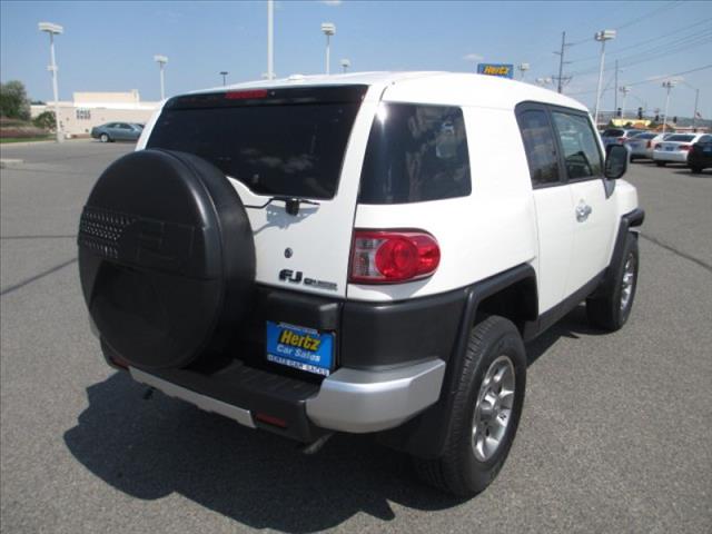 Toyota FJ Cruiser 2011 photo 4