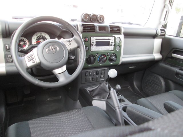 Toyota FJ Cruiser 2013 photo 1