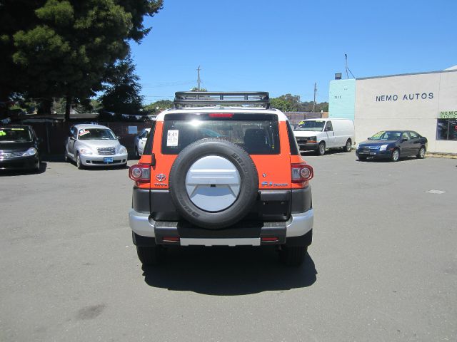 Toyota FJ Cruiser 2013 photo 1