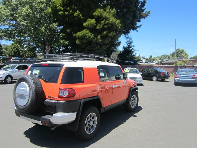 Toyota FJ Cruiser 2013 photo 4