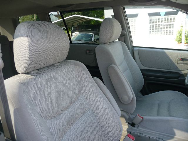 Toyota Highlander 2001 photo 12