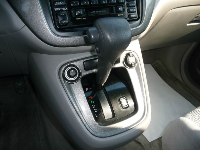 Toyota Highlander 2001 photo 21