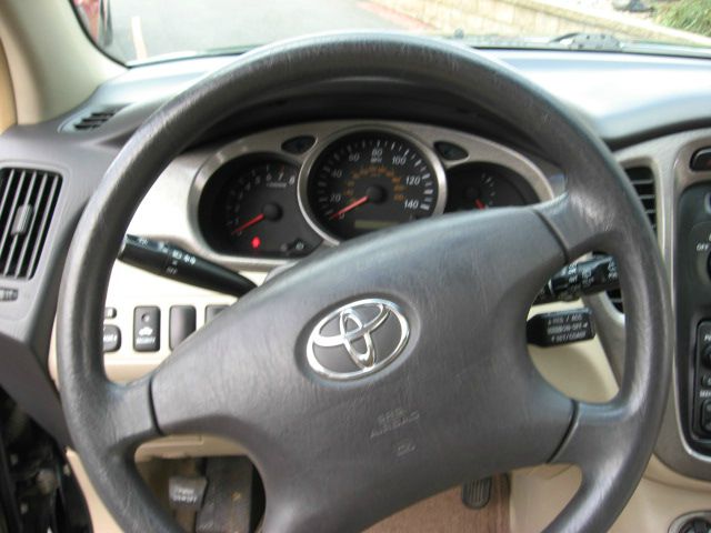 Toyota Highlander 2002 photo 16