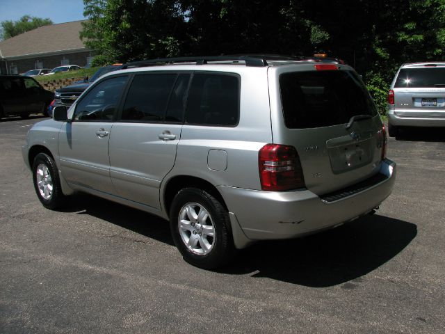 Toyota Highlander 4dr 1500 4WD SLT 4x4 SUV SUV