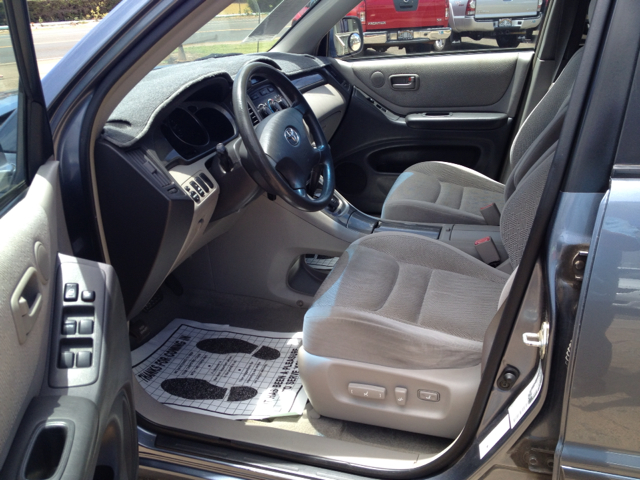 Toyota Highlander 4dr 1500 4WD SLT 4x4 SUV SUV