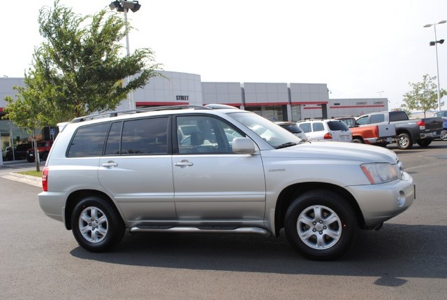 Toyota Highlander 2002 photo 1