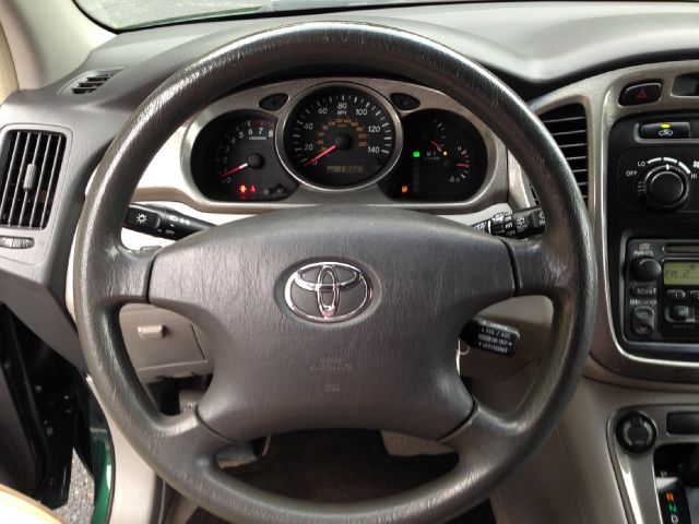 Toyota Highlander 4wd SUV