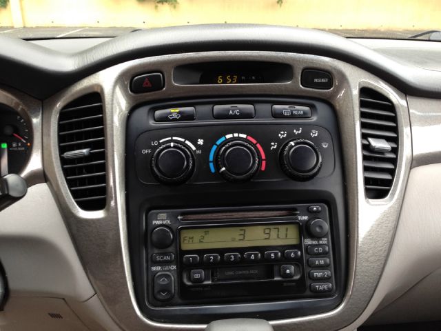 Toyota Highlander 2003 photo 17