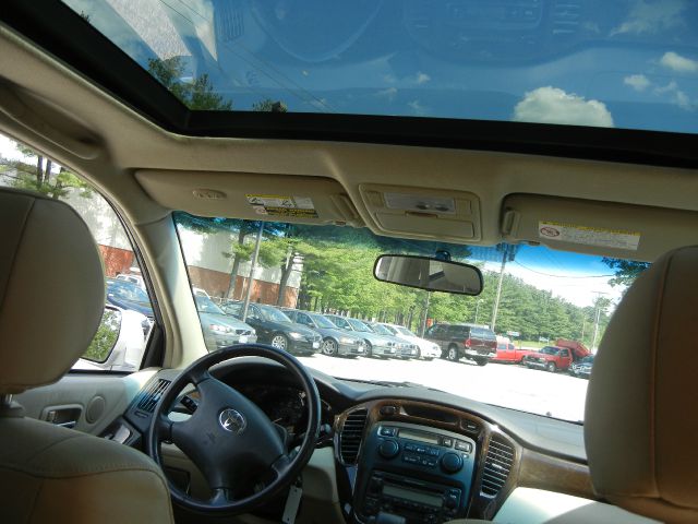 Toyota Highlander 2003 photo 8