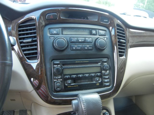 Toyota Highlander 2003 photo 9