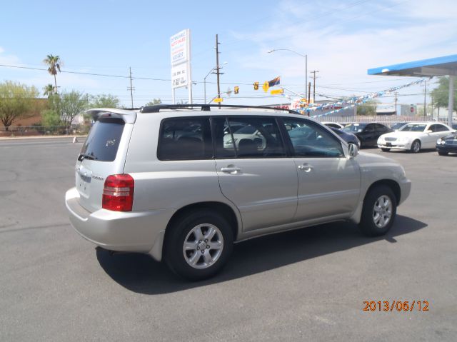 Toyota Highlander Base, AWD, Loaded, Clean SUV