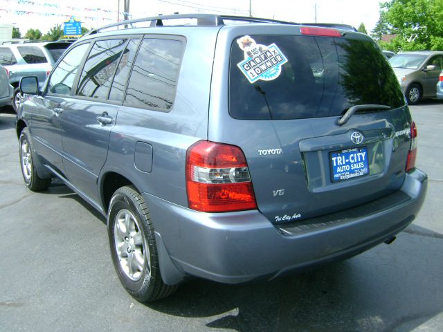 Toyota Highlander QUAD CAB W SUV