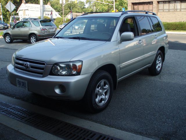 Toyota Highlander Ram 3500 Diesel 2-WD SUV
